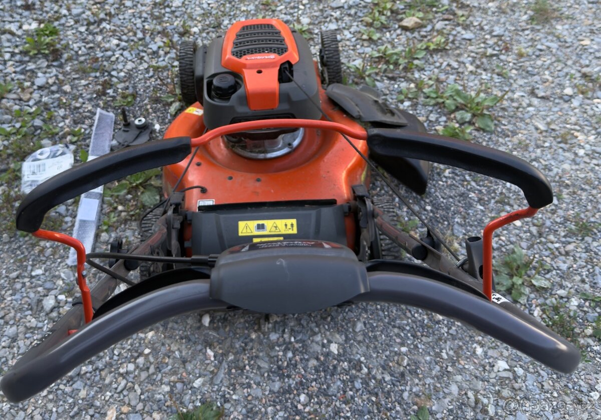Husqvarna benzinova sekacka i s pohonem