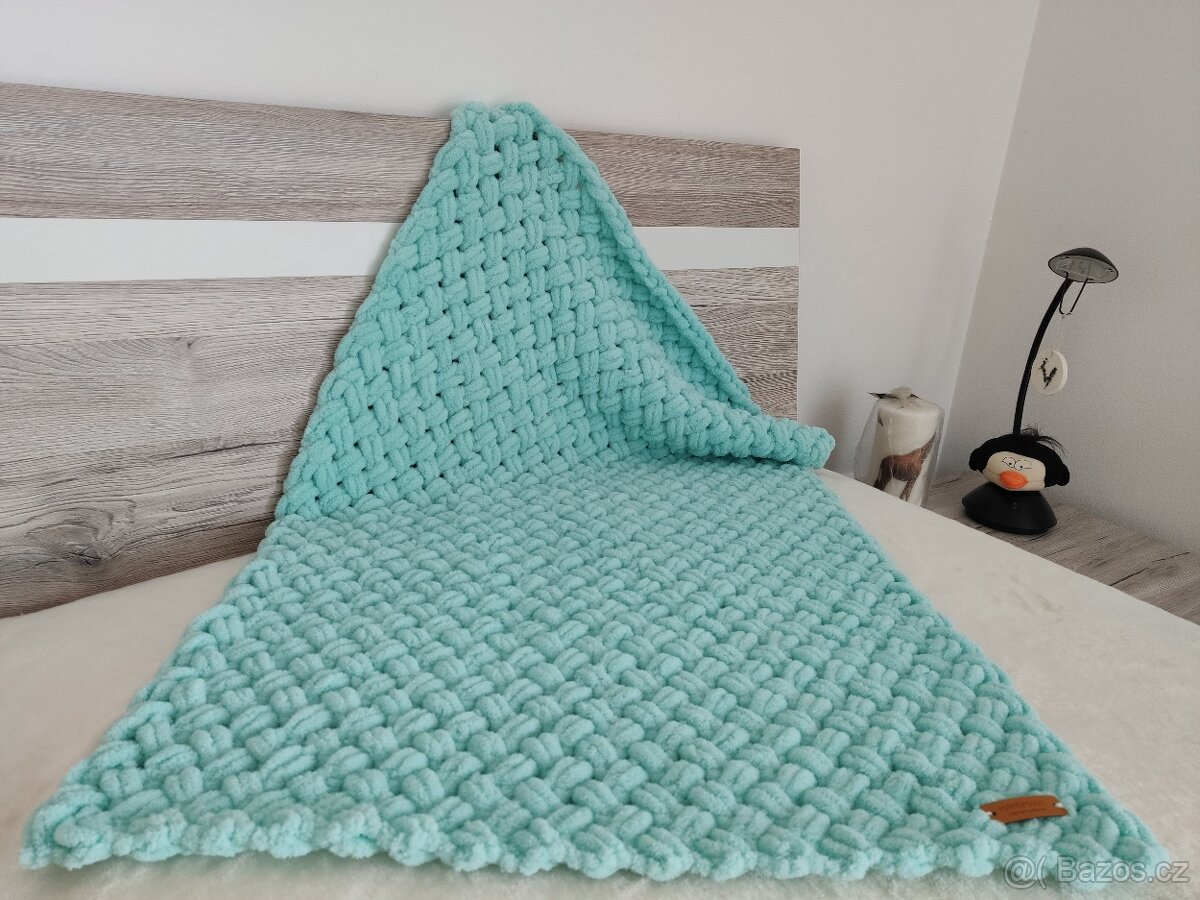 Pletená dětská deka mentolová