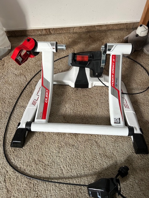 Cyklistický trenažér ELITE QUBO POWER SMART B+