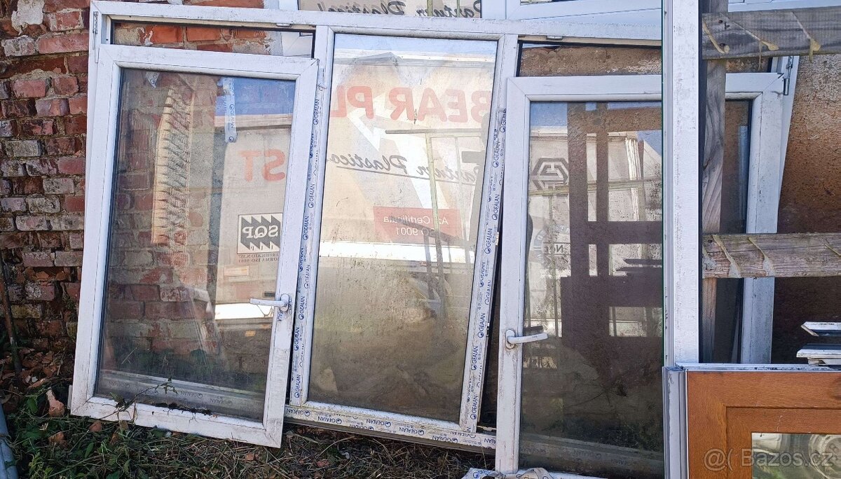 3-křídlé okno s pevným středovým fixem