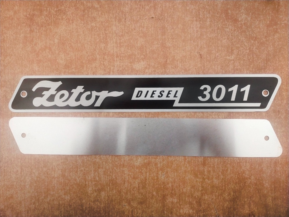 Nápis Zetor 3011 - hliníkový