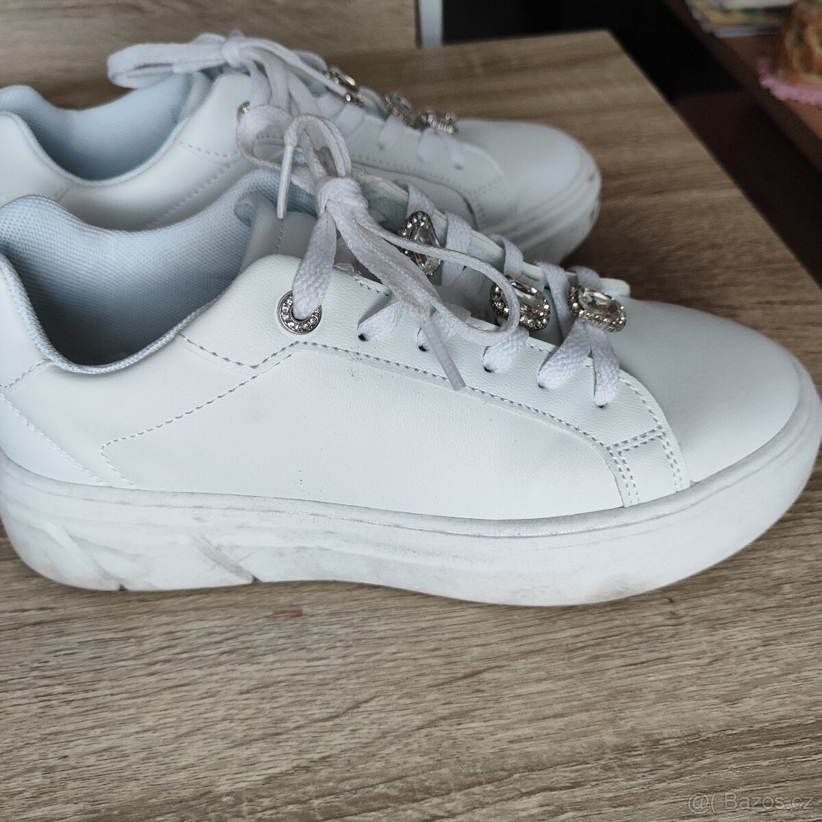 Krásné bílé tenisky jako N.O.V.É. vel. 39