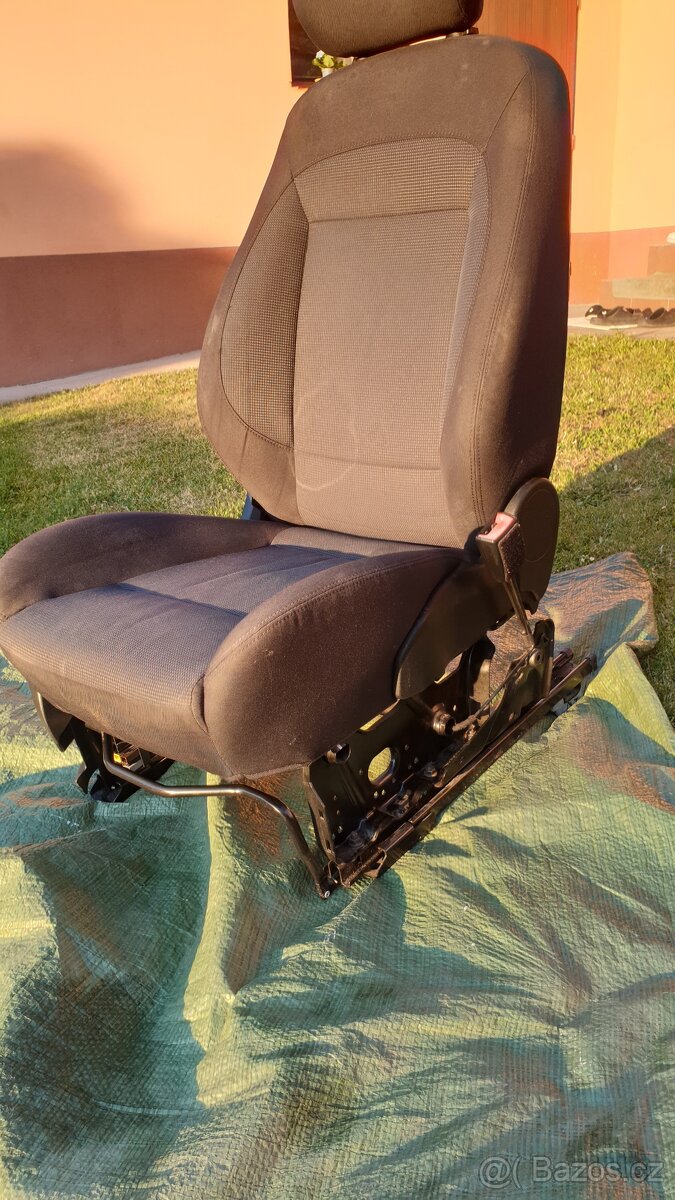 Prodám přední sedačky na s-max galaxy