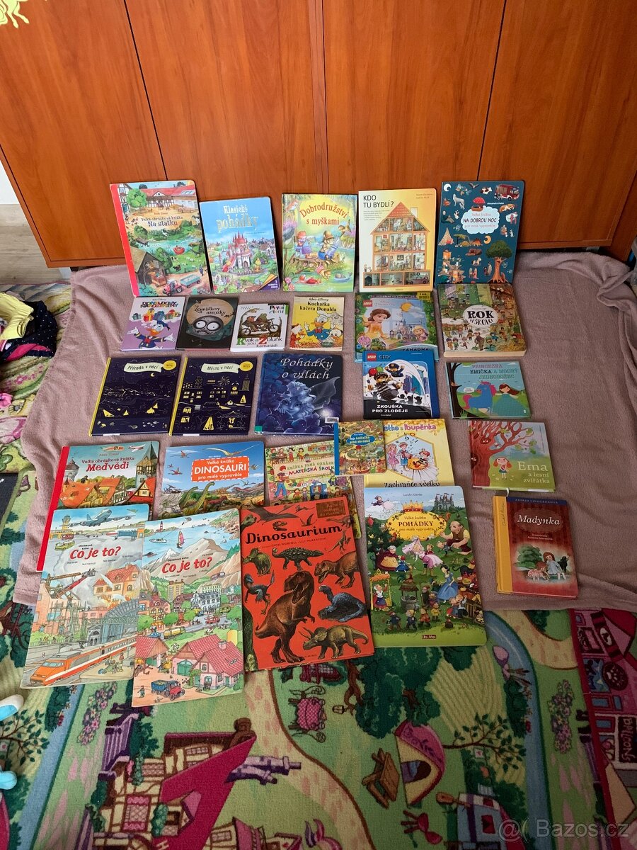 Spousta dětských knížek