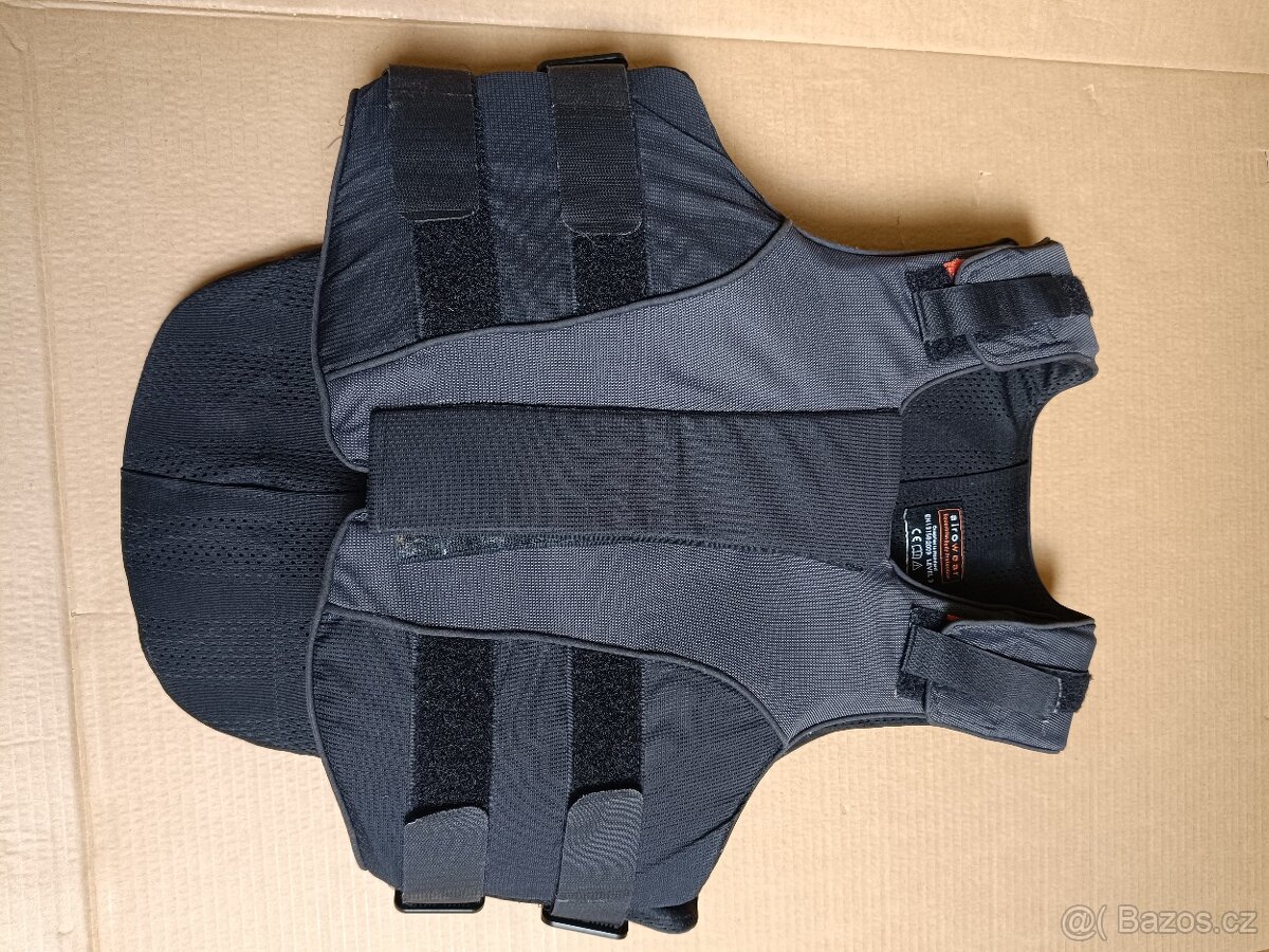 Jezdecká bezpečnostní vesta