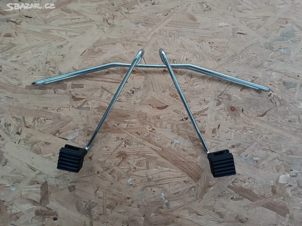 Věšák do auta ramínko