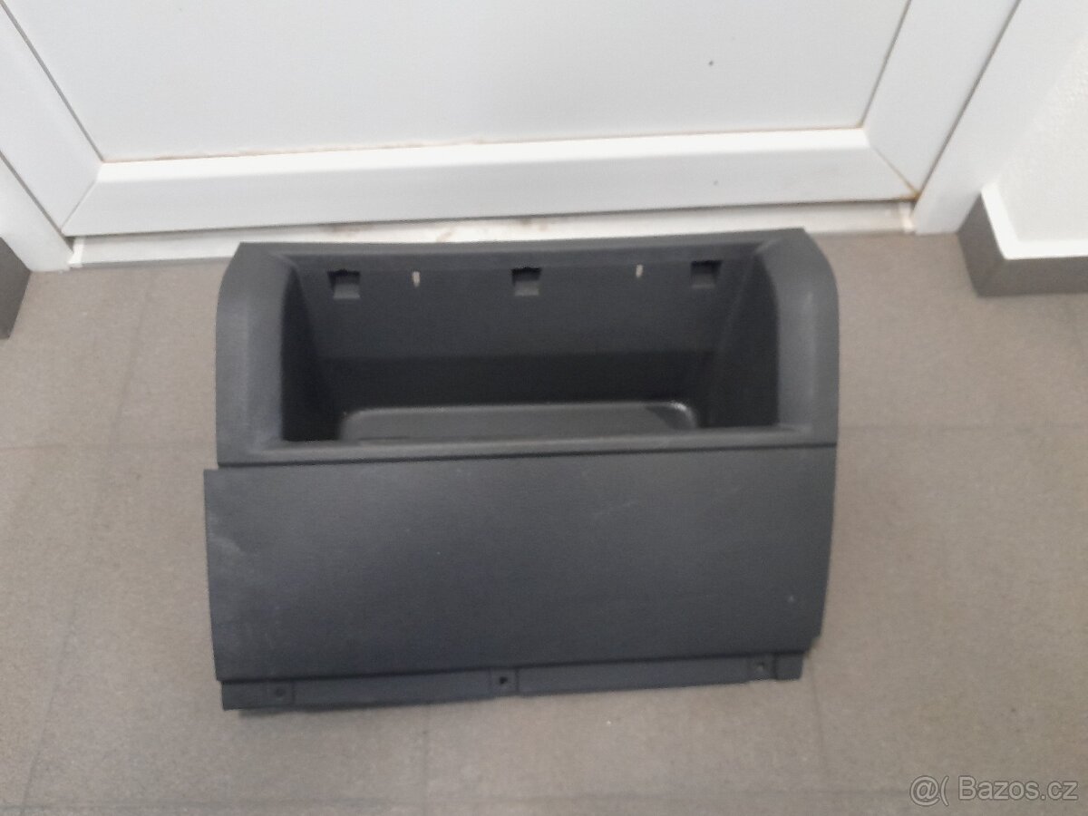 VW Caddy - přihrádka spolujezdce 2K1 857 919