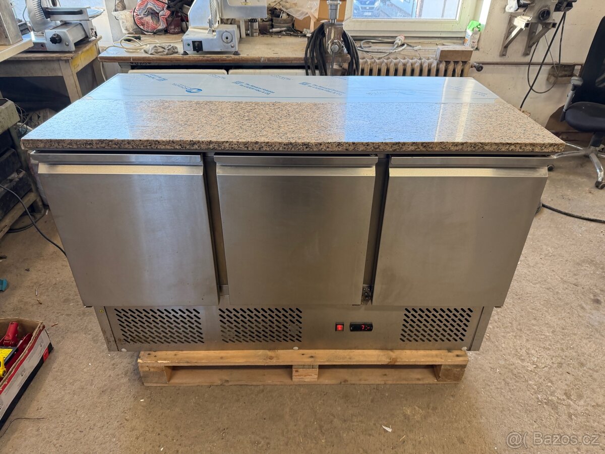 Chladicí stůl s dveřmi