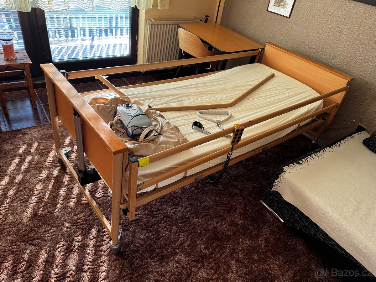 Zdravotní polohovací postel