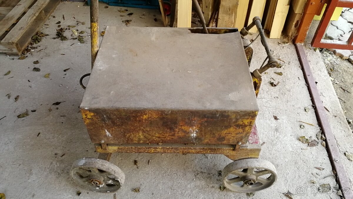 Nabizim stavební vratek