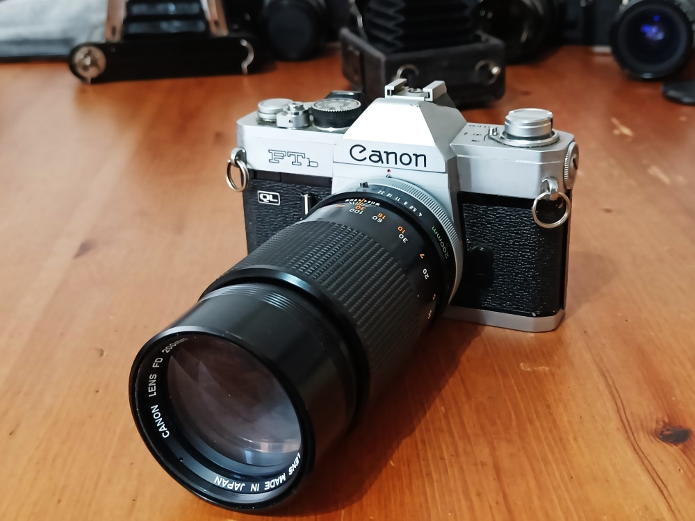 CANON FTb QL (Canon lens FD 4/200mm) - 1971