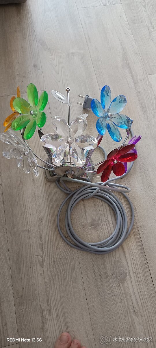 Prodám svítidlo na zeď