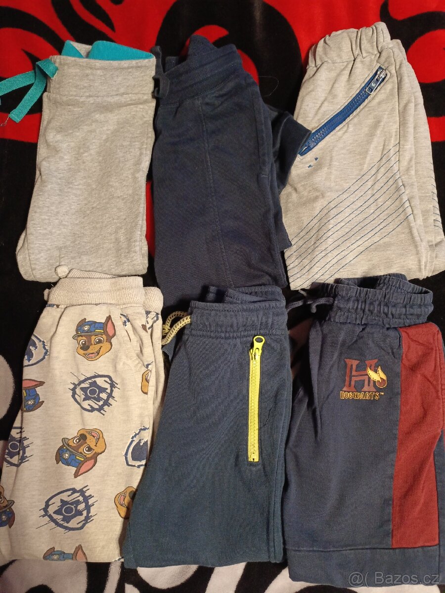 Chlapecké tepláky 110/116