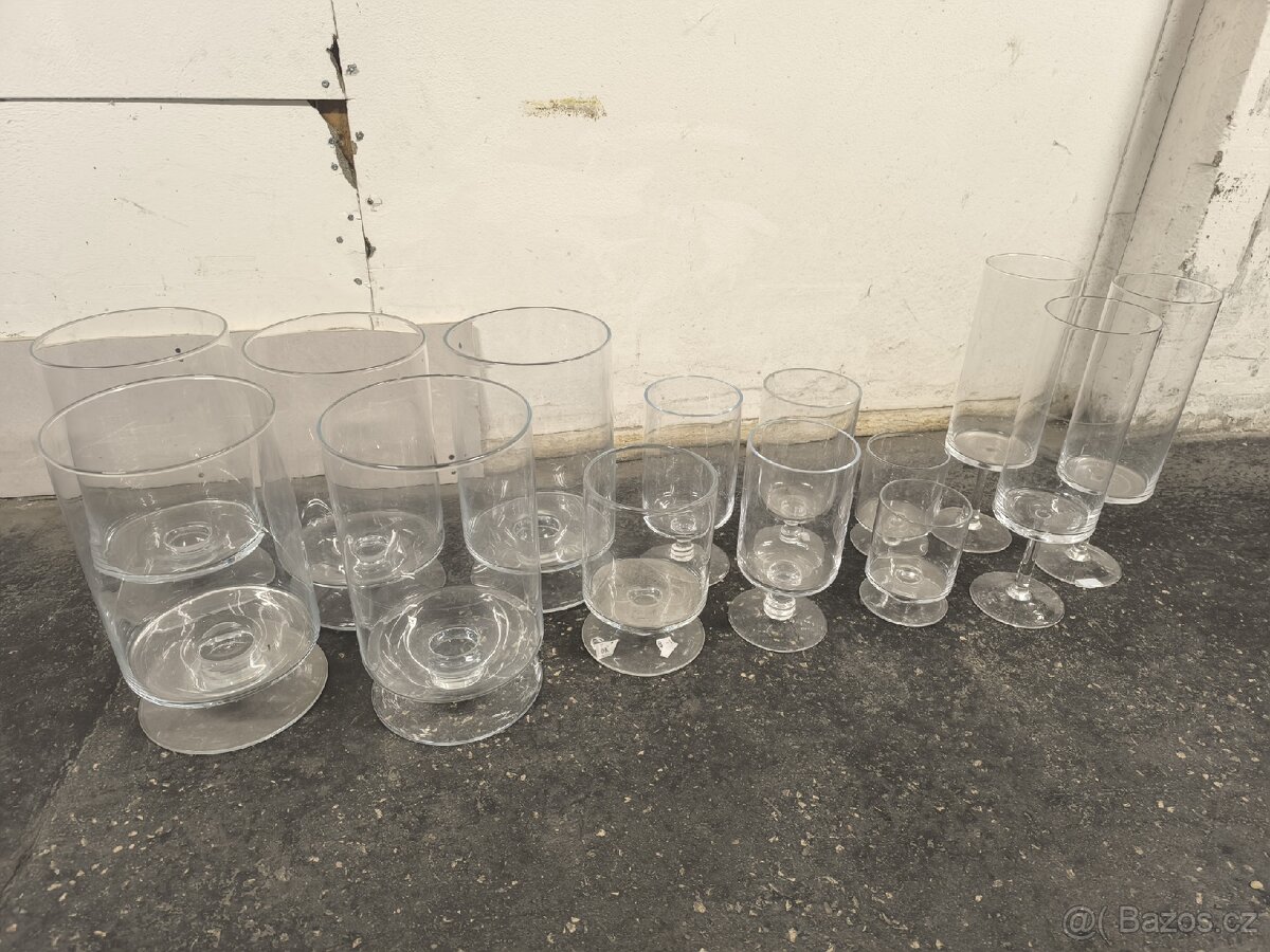 Prodám sklo, vázy,