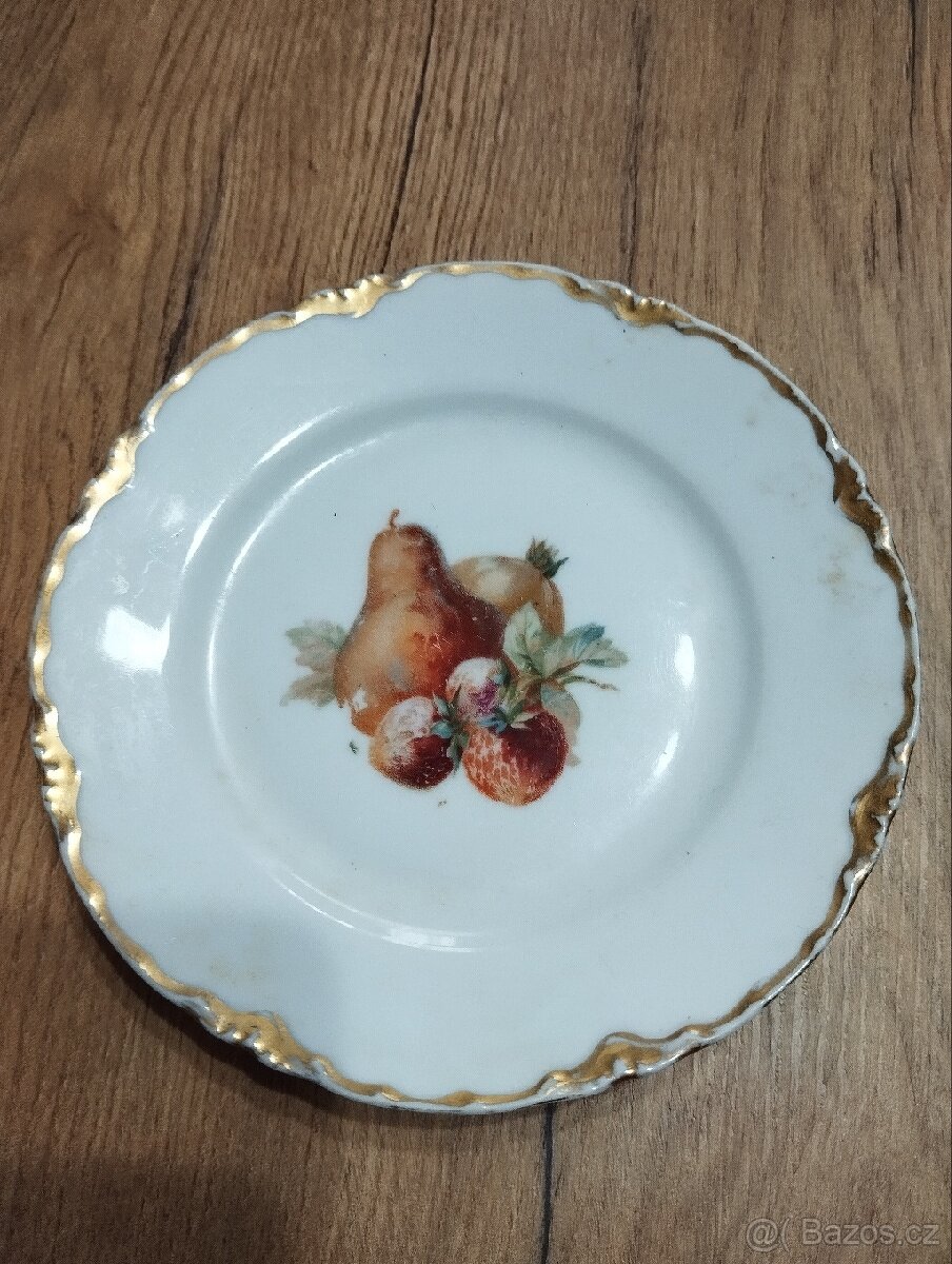 Ozdobný porcelánový talířek
