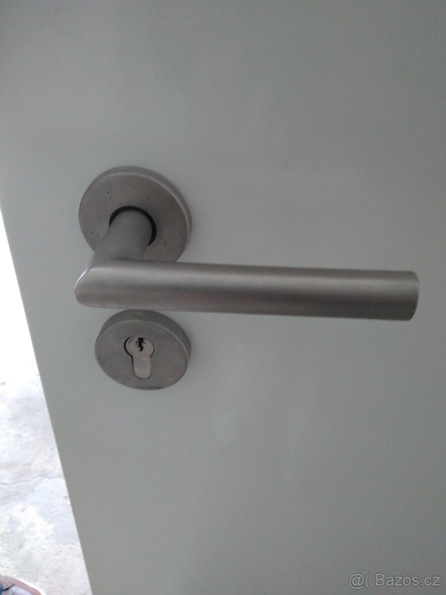 Bezpečnostní protipožární vchodové dveře