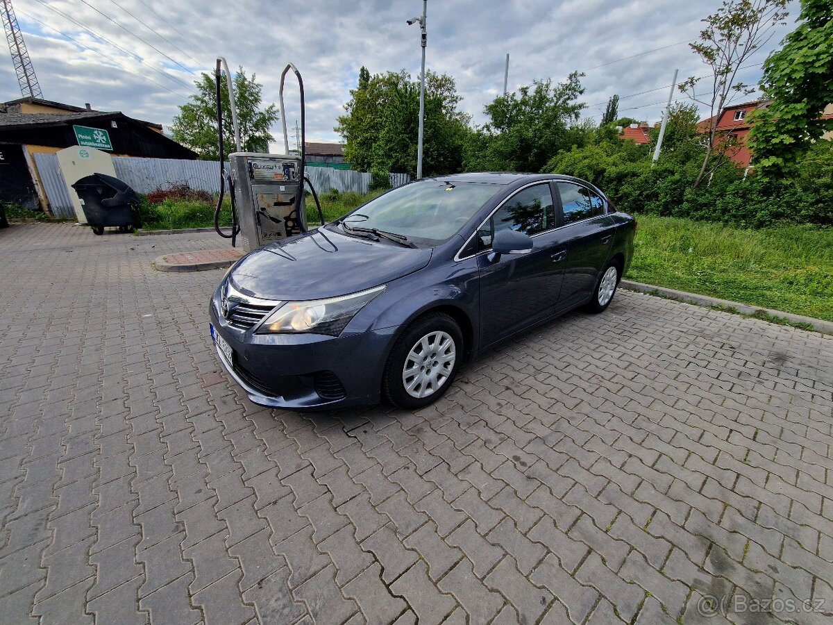 Toyota Avensis 1.6 Valvematic benzín, 2012