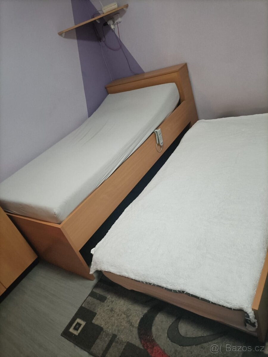 Postel na zakázku od truhláře