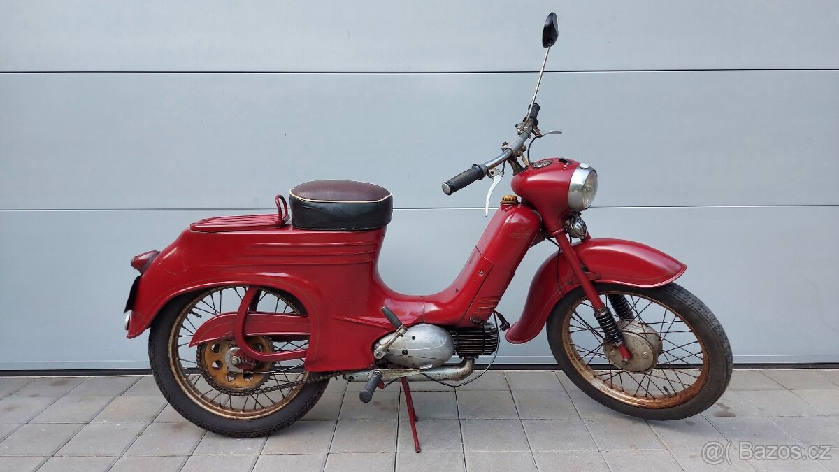 Motocykl Jawa 555 v unikátním původním stavu