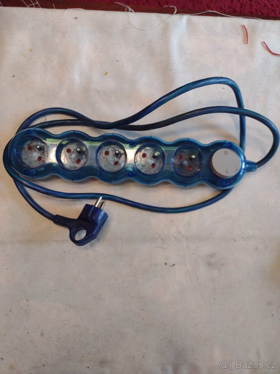 Zásuvková lišta plus kabel