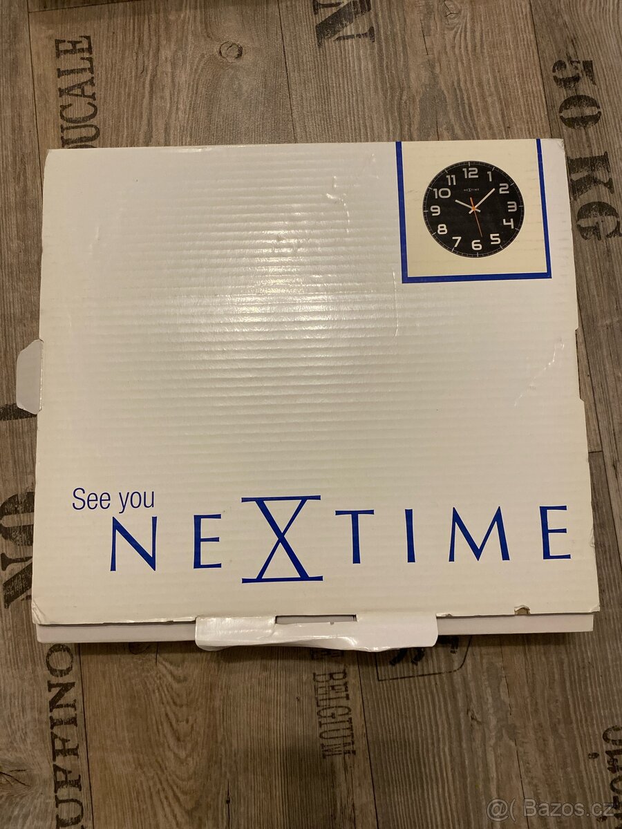 Skleněné nástěnné hodiny NeXtime – nové, v krabici