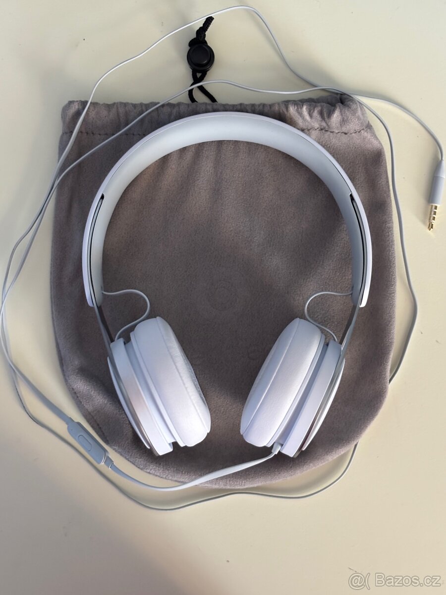 Beats drátová sluchátka