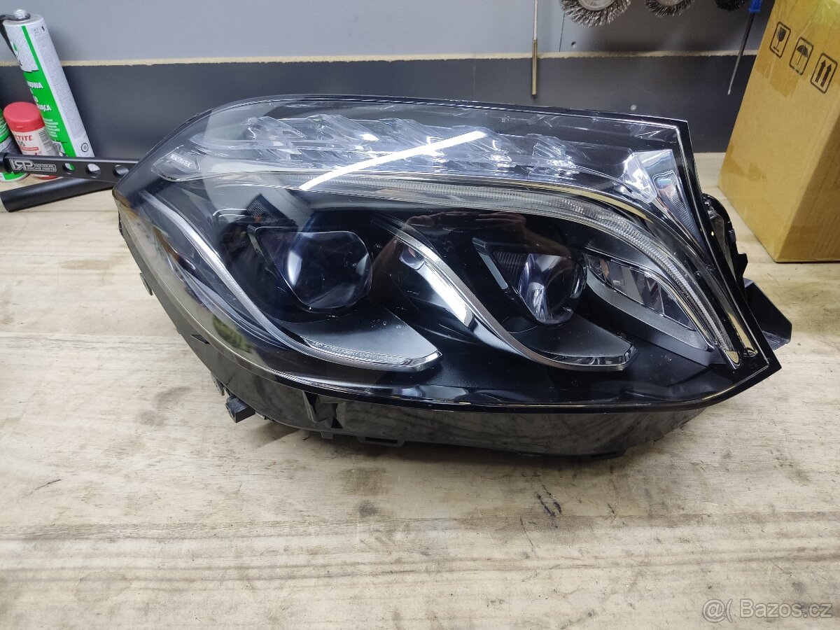 Mercedes Benz GLS x166 pravé přední světlo