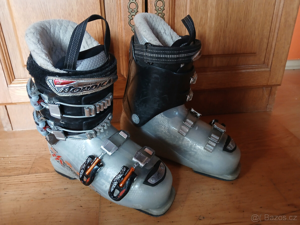 Dětské lyžařské boty NORDICA vel. 34