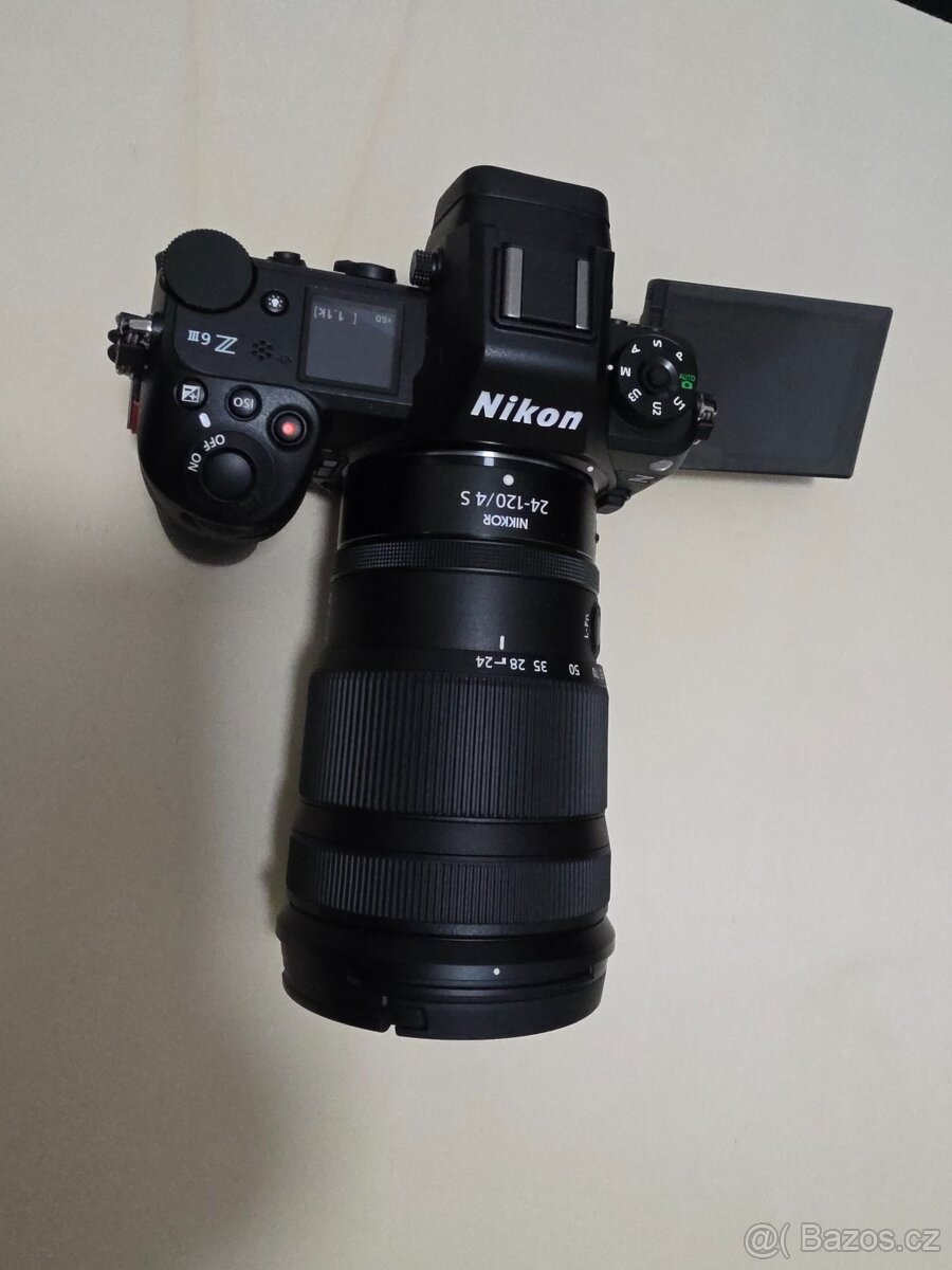 Nikon Z6III 24-120 f4