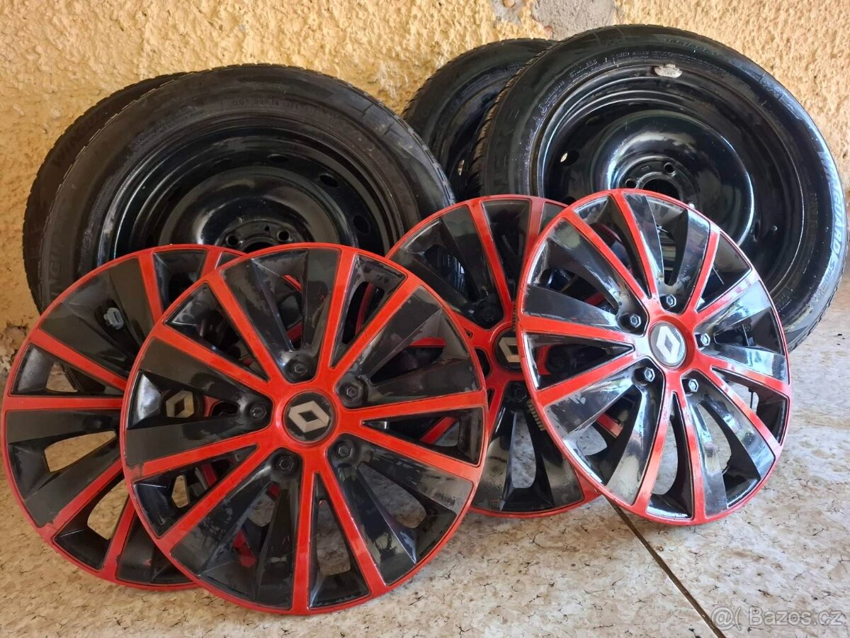 4 ks zimní pneu 185/60 R15 84H + plechové disky + poklice