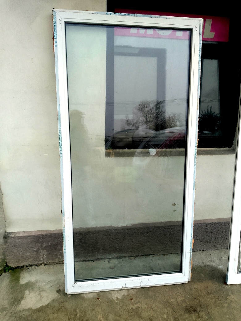 Plastové fixní okno, doprava