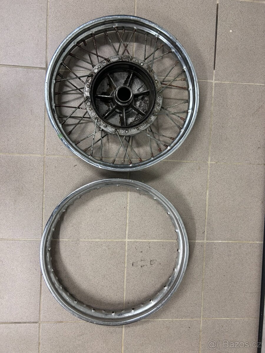 Kolo a ráfek Dněpr K750 19"