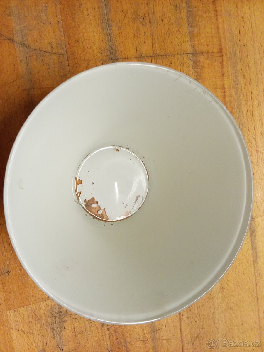 Malá skleněná mísa