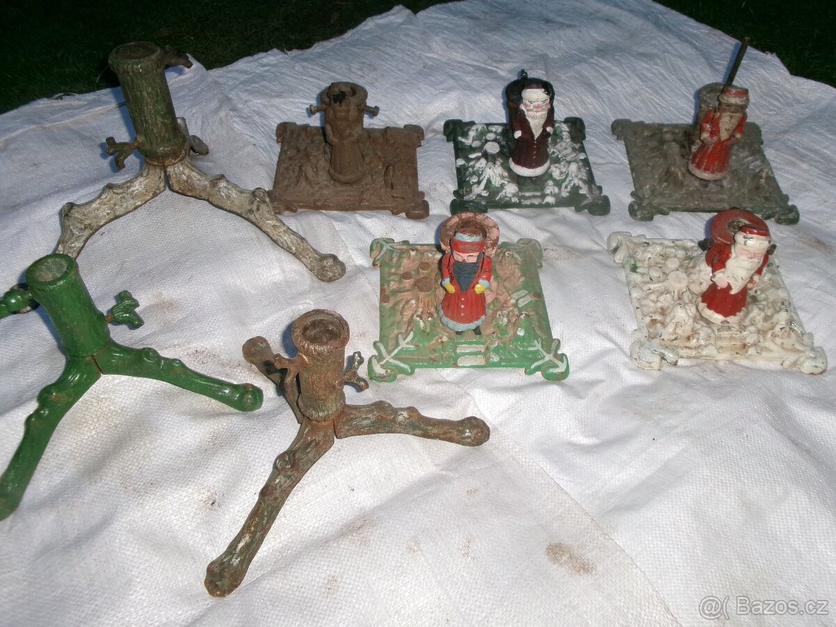 prodám vánoční stojany a různé staré kuchyňské vybavení.