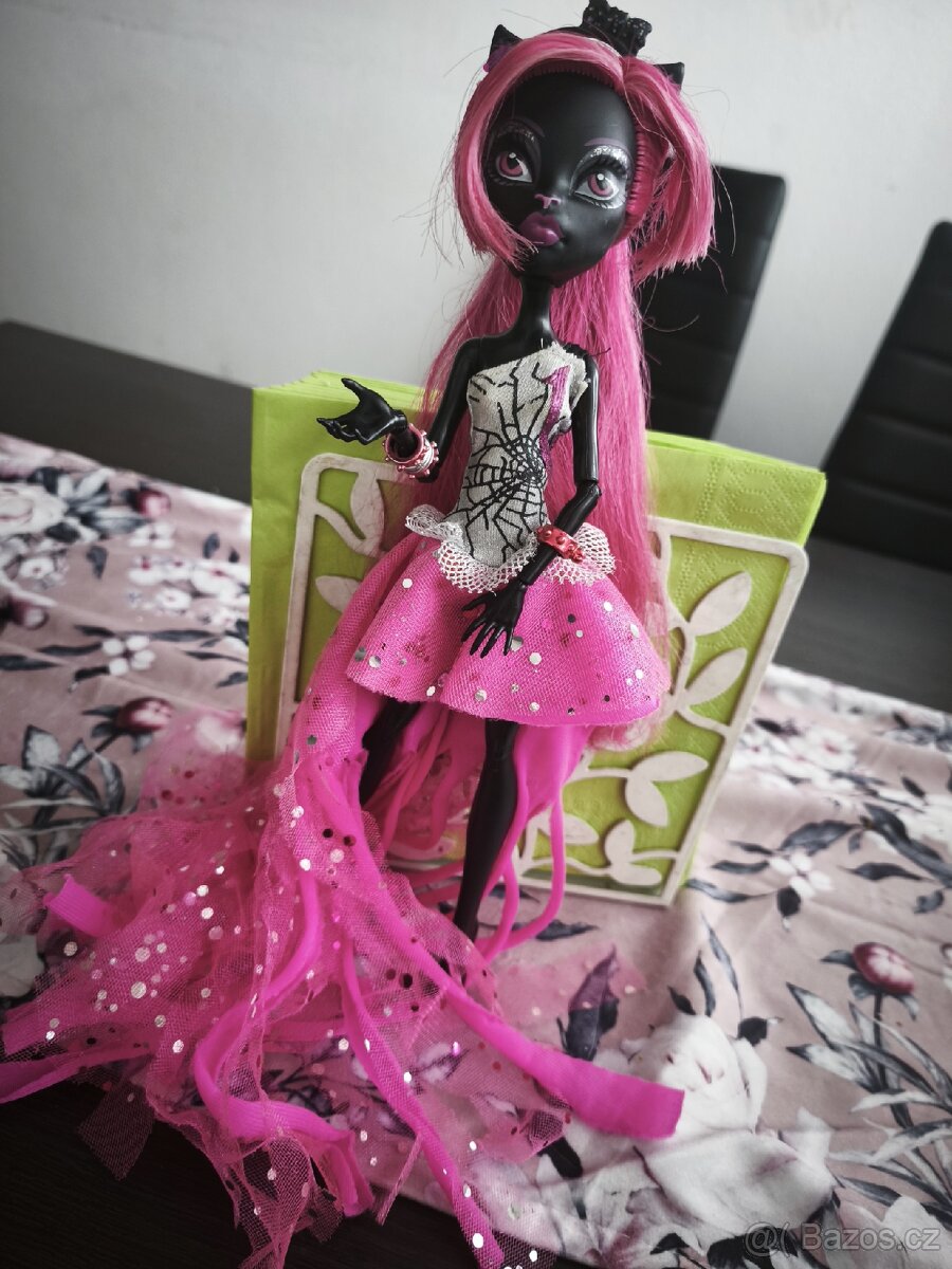 Monster High panenka Catty Noir