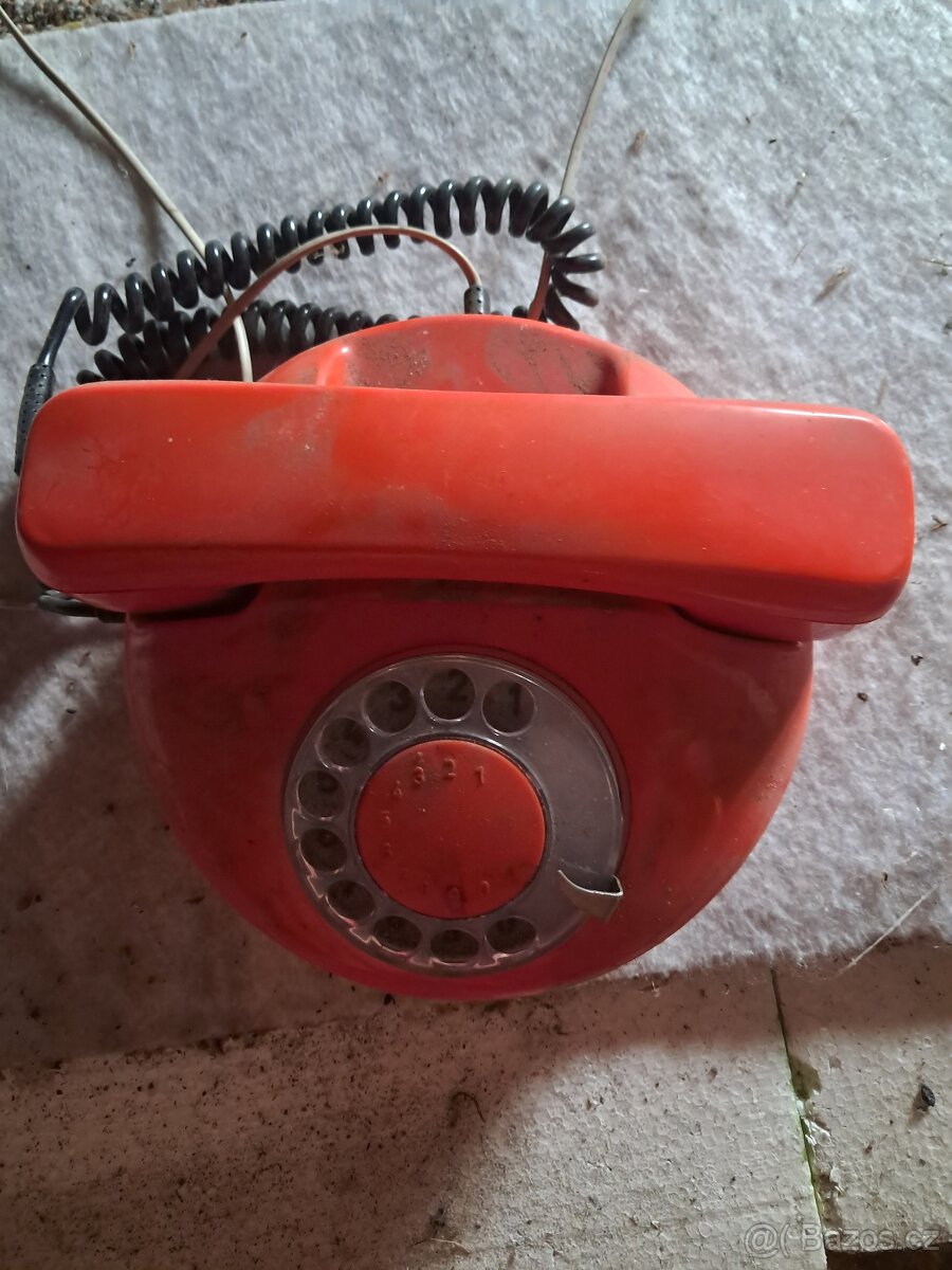 Retro telefon Tesla