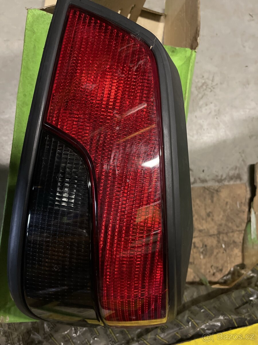 Peugeot 306, prave zadní svetlo