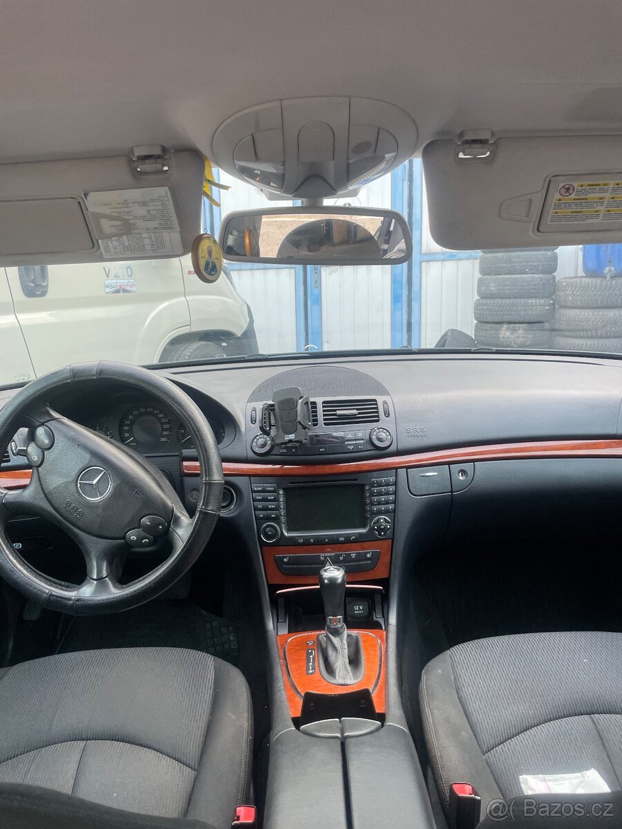 E211 320 4MATIK 44