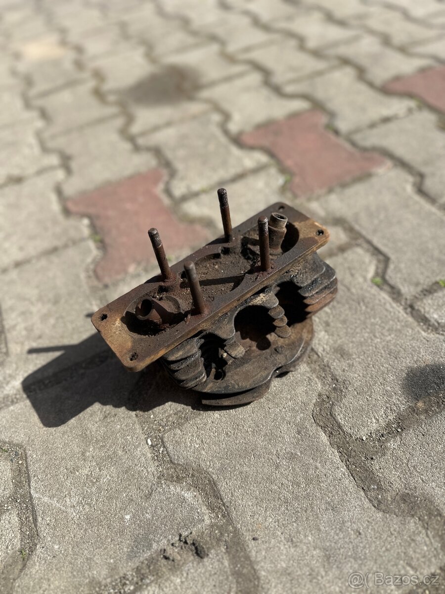 Praga BD 500 hlava válce