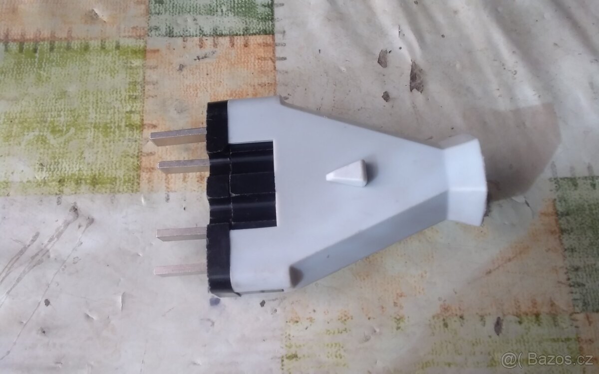 Zástrčka 380V 16A plochá 4 kolík