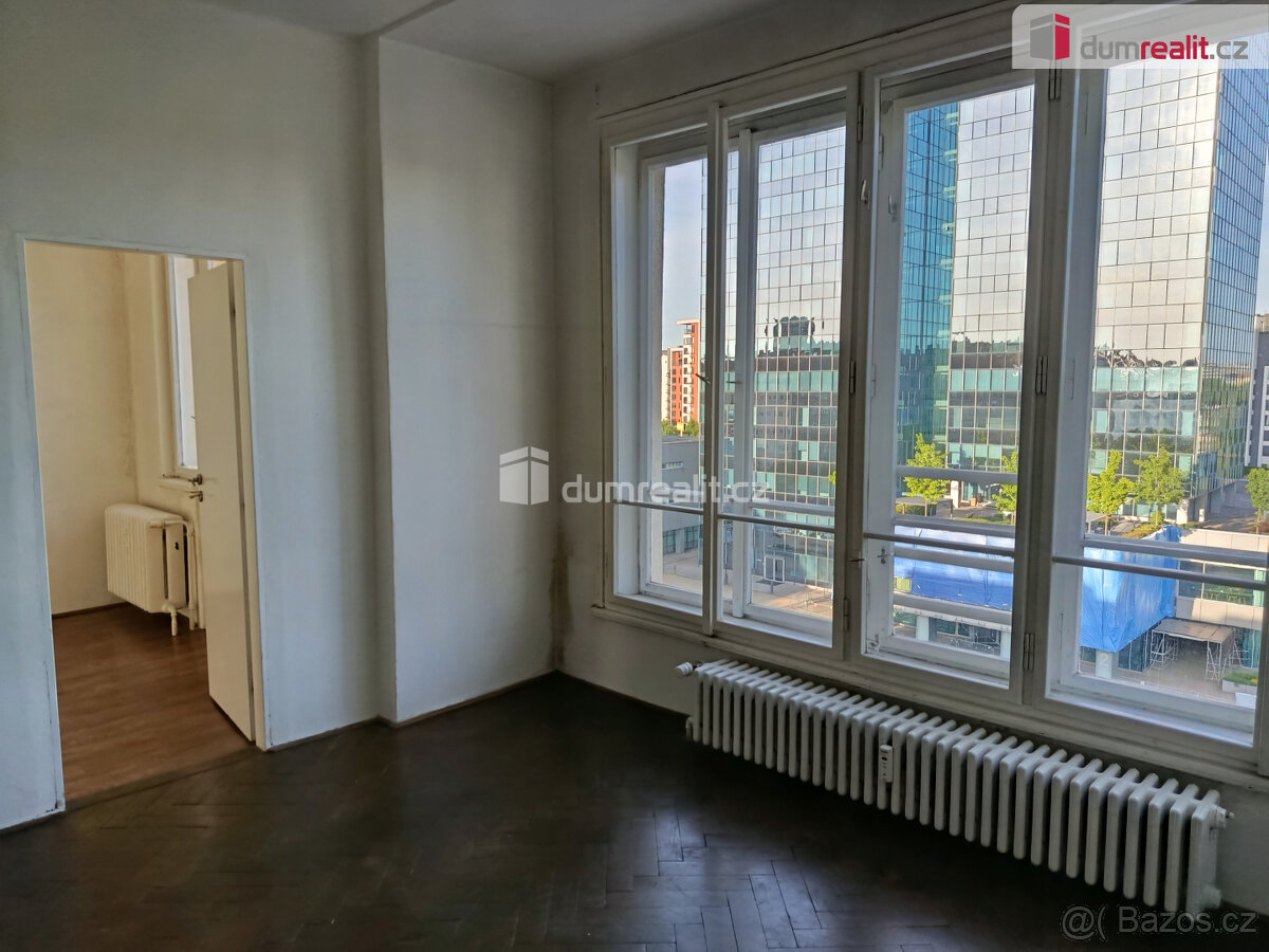 Hezký byt 2+kk po částečné rekonstrukci, Praha 7 - Holešovic