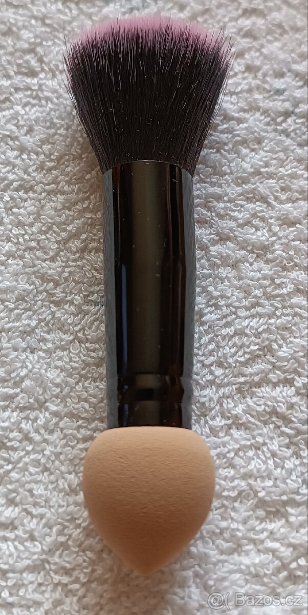 Štětec na pudr a make-up