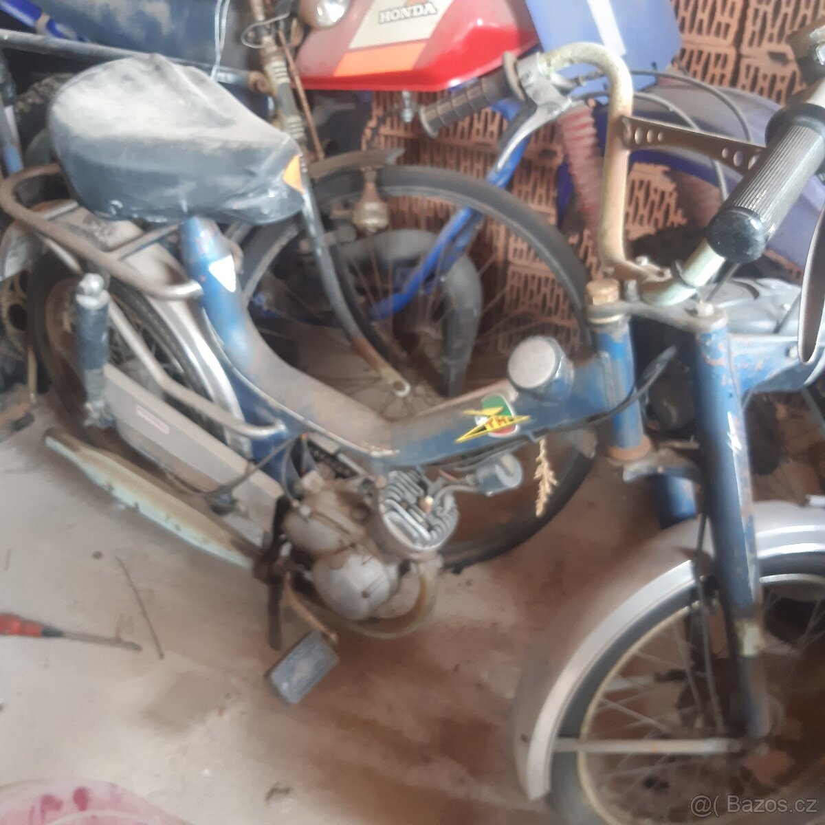 Poptávám karburátor na moped Tm