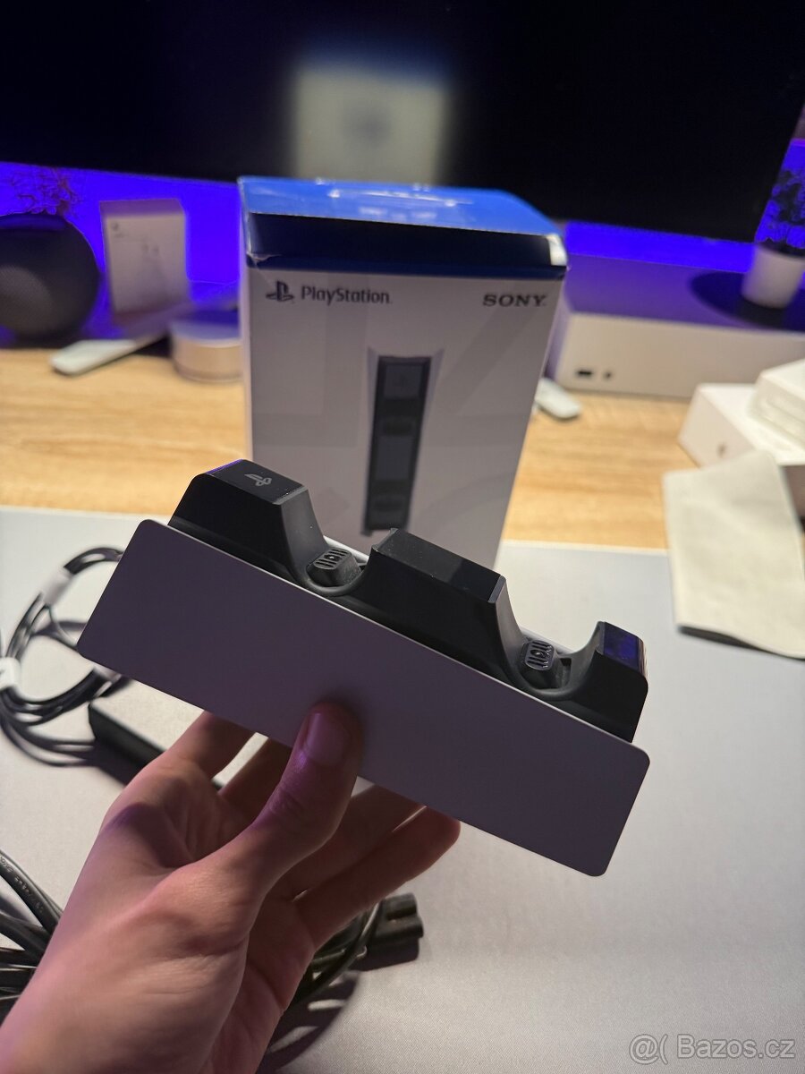 PLAYSTATION DUALSENSE CHARGER