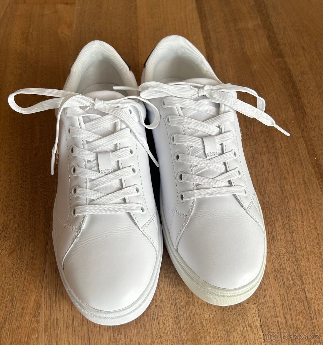Nové kožené tenisky Tommy Hilfiger vel. 38
