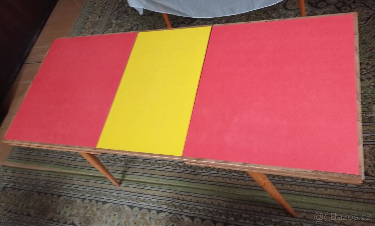 Retro rozkládací konferenční stolek Brusel