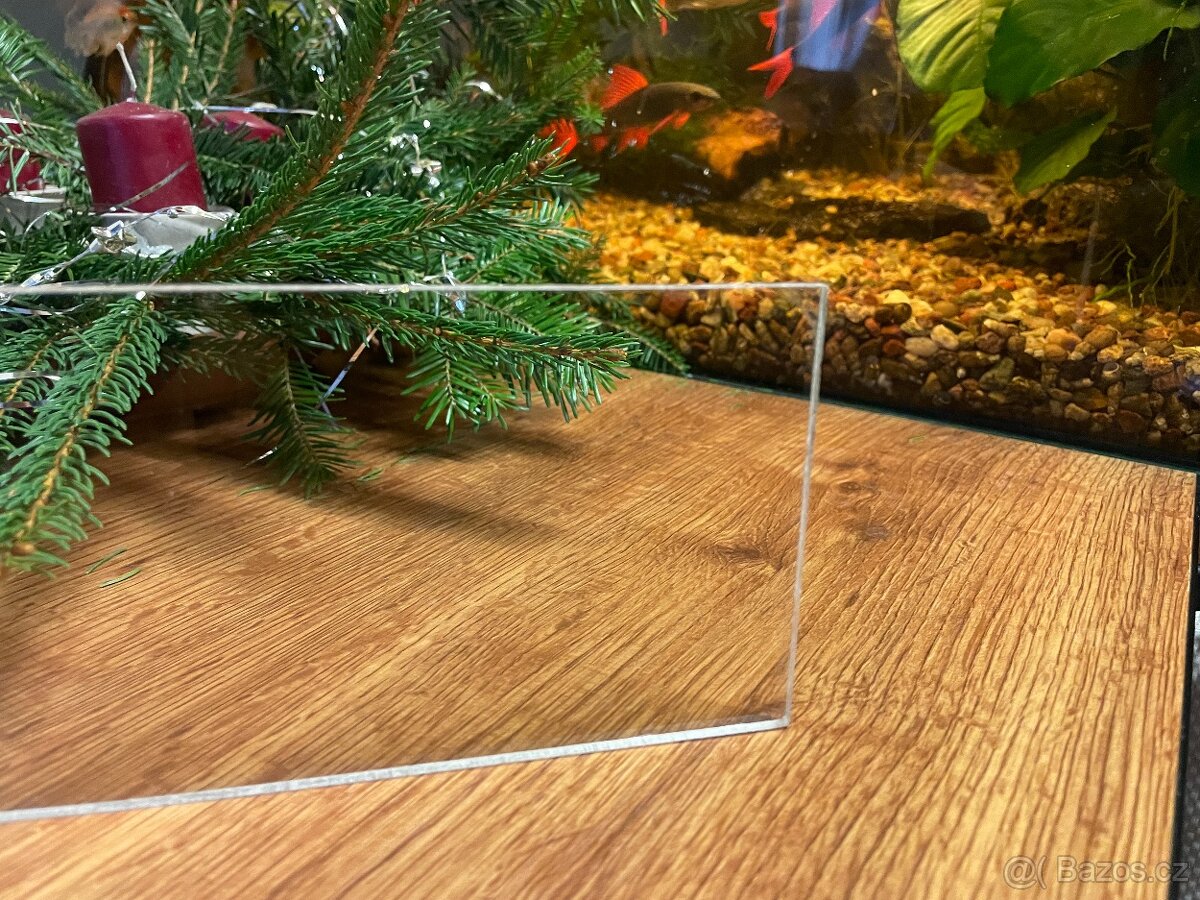 Průhledné plexisklo odřezky