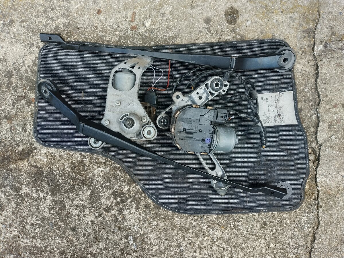 Motorky stěračů a táhla Focus mk3