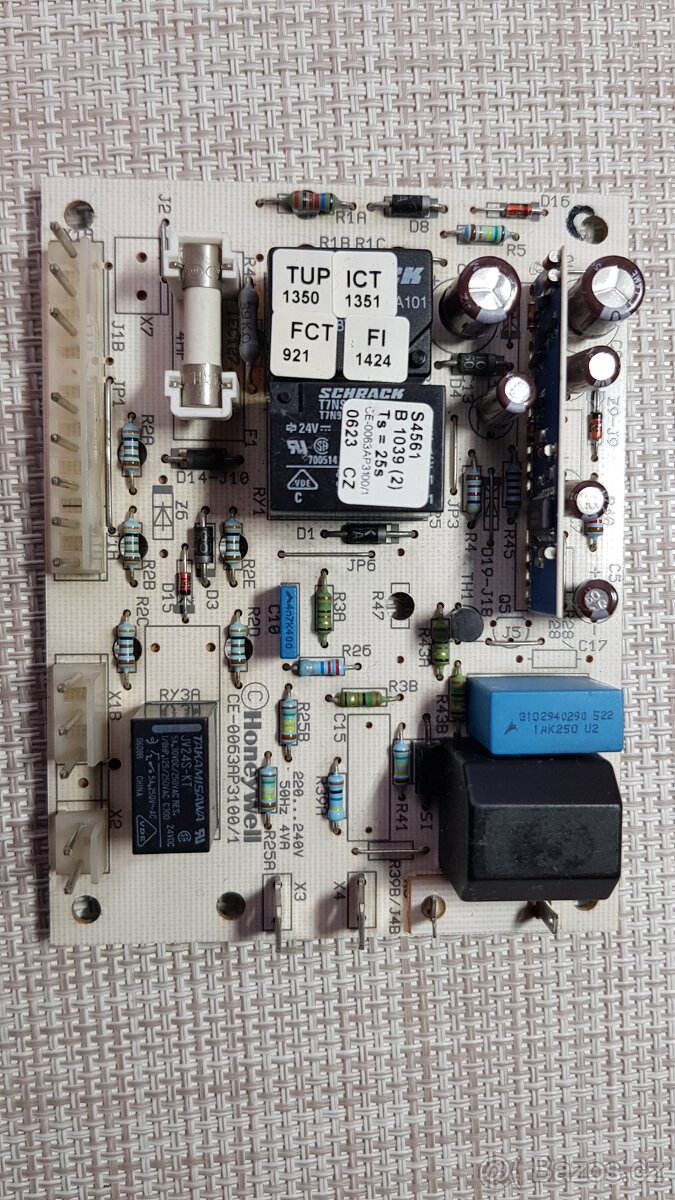 Zapalovací automatika S4561B1039 (2)