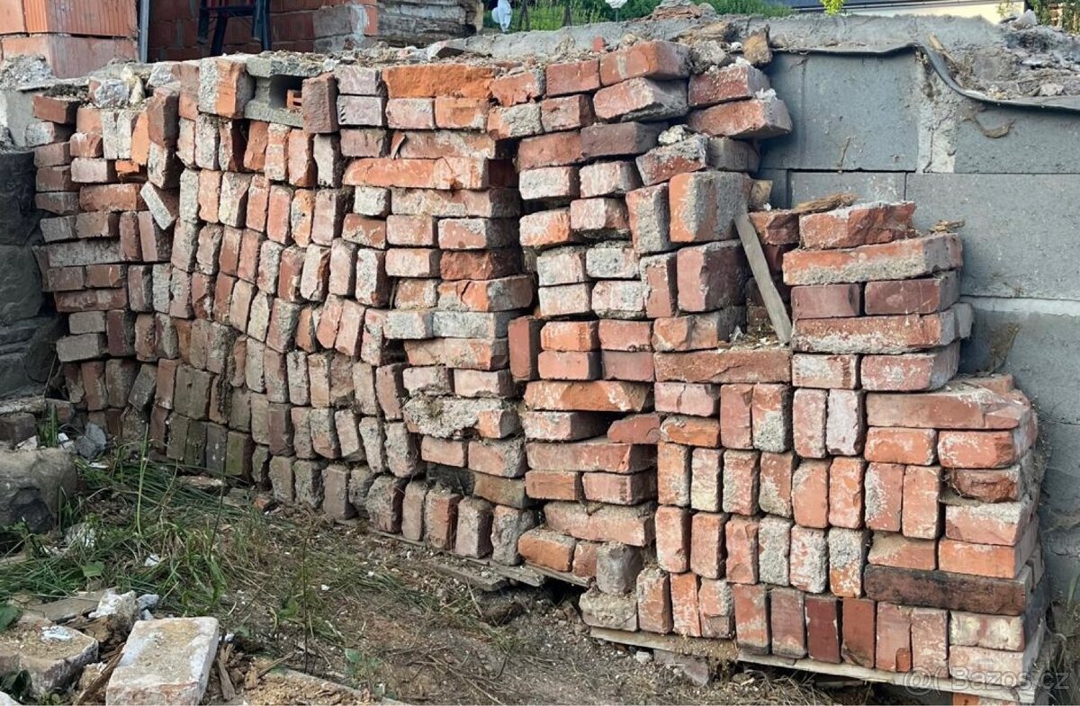 Pálené cihly za odvoz